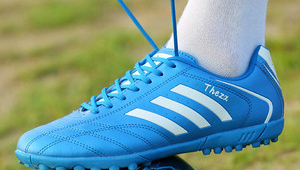 男童足球鞋怎么选？哪款足球鞋适合男童？这些攻略请收好