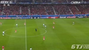 凌晨三点！[球队1]与[球队2]激情碰撞，足球对决一触即发