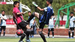 孩子学足球真的不长个吗？真相在这里！