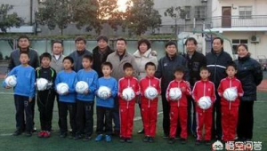 中国富人现在还能玩足球吗