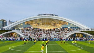 足球场旁是大海吗？探寻那片绿茵与汪洋间的未知关联