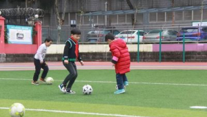 足球课是校园足球吗为什么