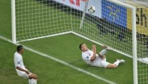 足球射门：越线规则详解，能否越线成焦点