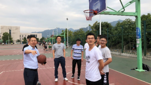 打篮球比踢足球轻松吗？全方位对比，答案究竟在哪？