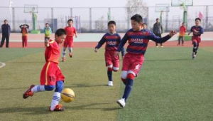 初中生踢足球是否合适？探讨这项运动对初中生的利弊与影响