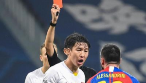 足球比赛中门将会被出示红牌吗