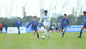 东方甄选里有足球吗 探寻直播间的足球元素踪迹