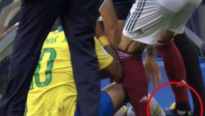 足球门将发球时哪些情况算犯规 规则解读与常见犯规场景分析