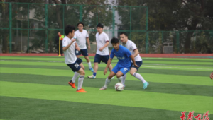 足球过人后双腿是否依旧灵活？探寻其中奥秘