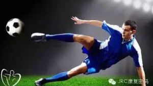 双膝盖外翻者能否逐梦绿茵场？踢足球可行性深度剖析