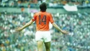 腾讯足球克鲁伊夫好用吗