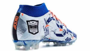 特步鞋能否胜任足球场？深度剖析其适踢足球与否