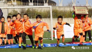 让孩子踢足球有出路吗