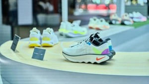 足球运动员脚上的耐克跑步鞋,究竟是哪一款?