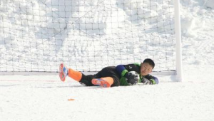 雪地足球冰坏的有吗?探寻其背后的状况与影响