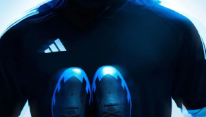 x系列足球鞋偏大吗？尺码疑惑解析与穿着体验分享