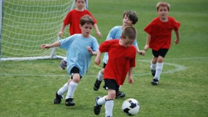 中考足球加试是否还加分？政策动态与影响解析