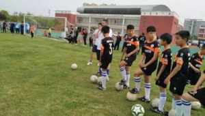 黄桥有足球班吗？其具体位置究竟在哪里？