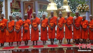 足球队前往寺庙会索要钱财吗 背后故事引关注