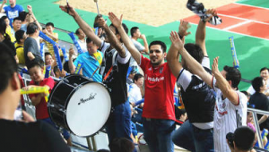 足球比赛中能否敲锣？这一问题引发的思考