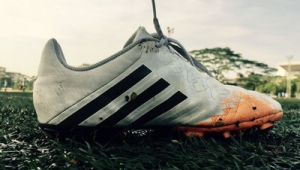 足球钉鞋平常能穿吗？日常出行、运动场景全解析