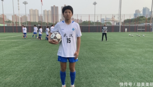 踢足球的男生在武汉工资高吗