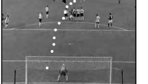 足球变向时需要垫付吗