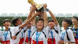 2岁孩子能否练足球？探索低龄儿童足球训练的可能性与适宜性