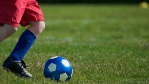 足球的三种抢截球方式：你知道是哪三种吗？