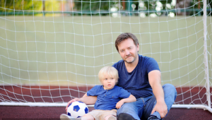 踢足球的男生适合结婚吗？从这些方面看，答案或许有迹可循