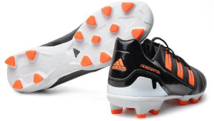 坚硬足球鞋推荐:哪款能助力球场,给予你坚实力量?