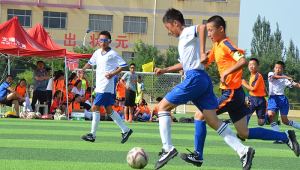 哪所学校初中踢足球最厉害，探寻足球强校的青春热血赛场