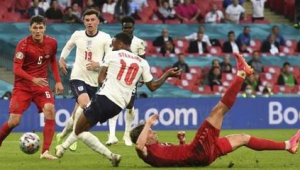 业余足球赛场,假摔行为究竟可不可以?