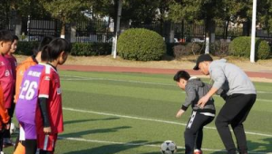 女生踢足球能保送高中吗?揭秘足球特长升学路径