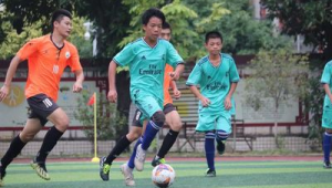 15岁适合学足球吗?开启足球梦想的年龄探讨