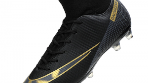 短裤配高帮足球鞋行不行?这样搭配有啥优缺点?