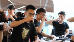 通宵没睡后能否踢足球？身体状态与运动风险全解析