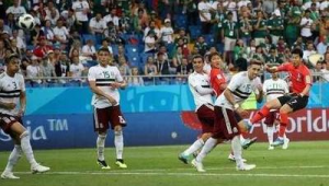 足球移动卡位是否犯规?规则解读与实战案例分析