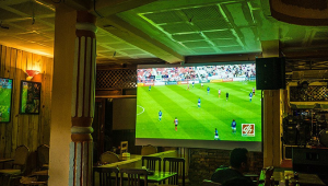 酒吧现在还能踢足球吗？关于酒吧踢足球现状的疑问