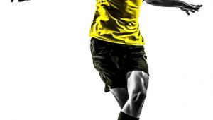 足球运动员真能指哪踢哪？背后藏着怎样的技巧与奥秘？