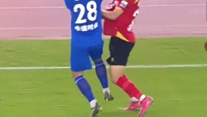 足球犯规未摔倒是否会被判罚，这一情况你了解吗