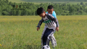 呼伦贝尔足球氛围揭秘:当地踢足球的人多吗?