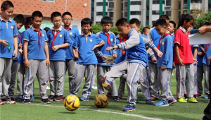 足球教练不让孩子看球违法吗？这背后的答案你知道吗