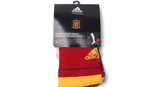 阿迪袜子能做足球袜吗？探究其是否适合在足球场上使用