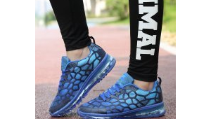 女士足球篮球鞋防水吗？全方位解析满足你的疑问