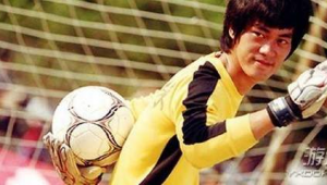 少林足球里面有碟子吗