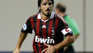 足球后卫技术粗糙吗