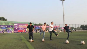 足球现场是否有志愿者？他们又在其中发挥着怎样的作用？