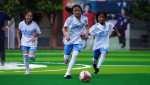 靠足球进高中难吗女生多吗