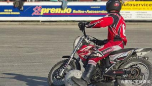 足球比赛中左锋站位解析：探寻最佳位置发挥进攻威力